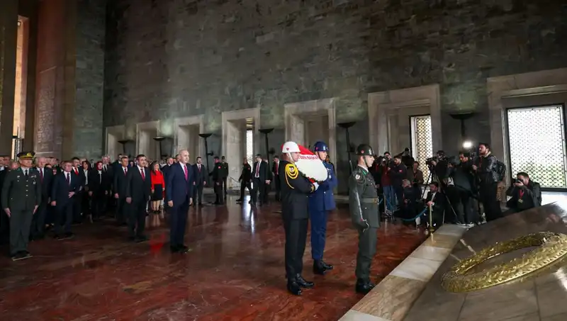 Devlet Erkanının Anıtkabir Ziyareti: Anma Töreninin Detayları