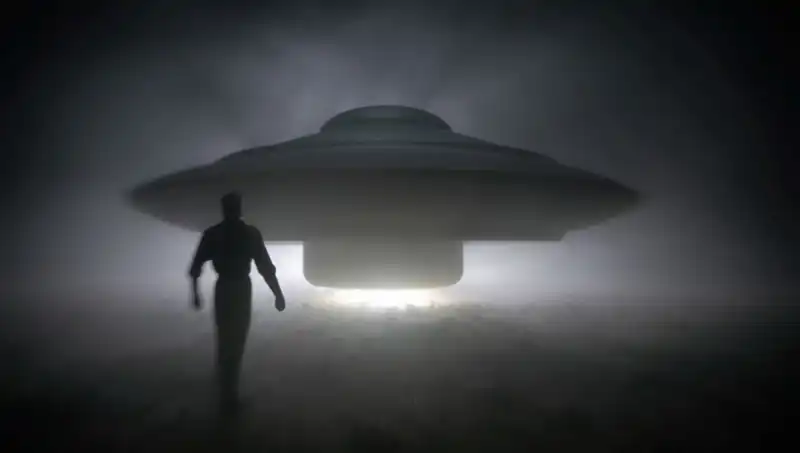 Uzaylı Uyarısı: UFO Uzmanından Şok Edici İddialar!