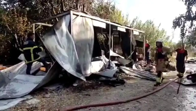 Hatay'da Konteyner Yangını: Yangın Korkutucu Boyutlara Ulaştı, Kullanılamaz Hale Geldi