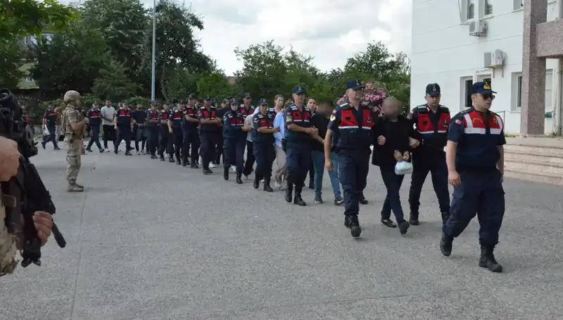 Hacizli Araçları Yeniden Tasarlayıp Satışa Sunan Şebeke Çökerildi