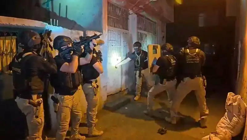 İstanbul’da DAEŞ'e Yönelik Operasyonda 18 Kişi Gözaltına Alındı