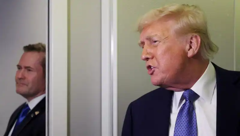 Trump'tan Şaşırtan Hamle: Mike Waltz Görevden Alındı!