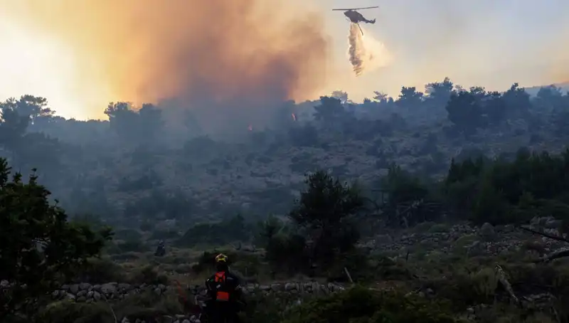 Eğriboz Adası’ndaki Orman Yangını: 2 Köy Tahliye Edildi, Halk Tedirgin