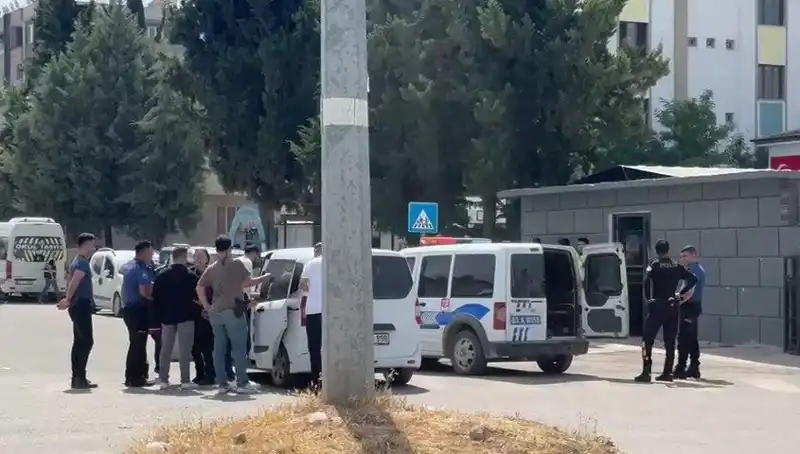 Adliye Önünde Aile Kavgası: 5 Yaralı, 7 Gözaltı!