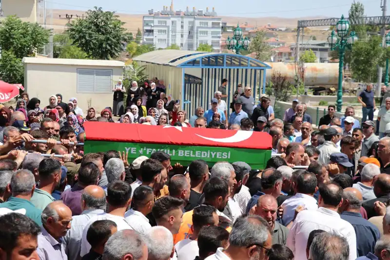MHP'li Belediye Başkanı Son Yolculuğuna Uğurlandı: Veda Töreni Gözyaşlarıyla Gerçekleşti