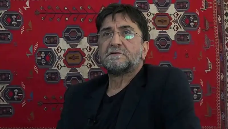 Nihat Genç: Türkiye’nin Sesi Olan Gazeteci Hayatını Kaybetti