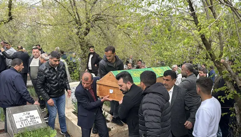 Diyarbakır'daki Sarsıcı Trafik Kazası: 4 Kişi Hayatını Kaybetti
