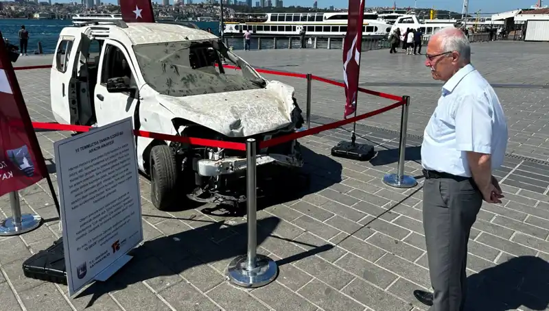 15 Temmuz’un İzleri: Tankların Ezdiği Otomobiller Sergileniyor