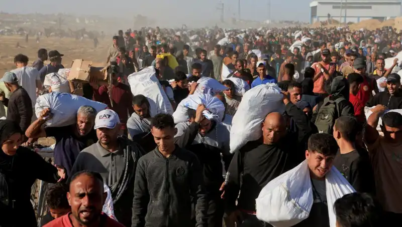 İsrail Ordusu, Han Yunus'a Kuşatma Başlattı: 15 Kilometrelik Koridor Oluşturuldu