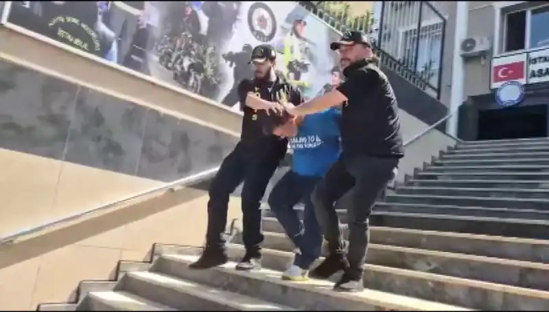 Ümraniye'de Gasp Şoku: Altınları Film Gibi Takiple Çaldılar!