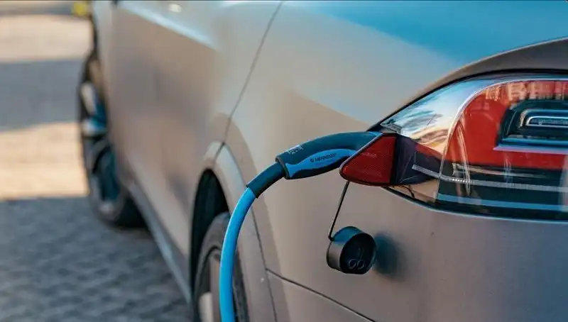 Elektrikli Araç Talebinde Düşüş: Sebepler ve Gelecek Beklentileri