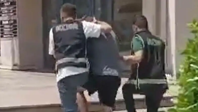 Milyonlarca Lira Değerde Sahte Döviz: Turistler Sınır Dışı Edildi!