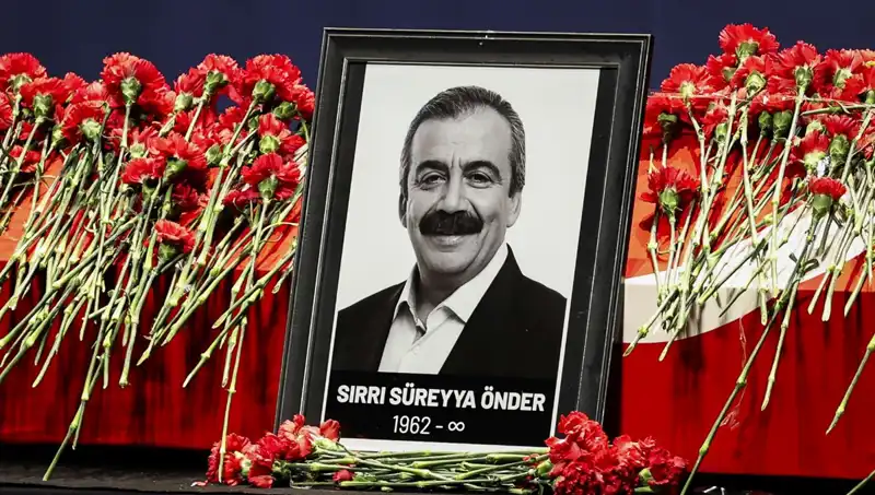 Meclis’te Sırrı Süreyya Önder’i Anma Töreni: Duygusal Anlar ve Hatıralar