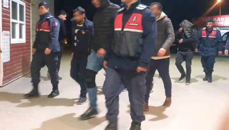Bağ Evinde Uyuşturucu Partisi: Baskınla Yakalanan Gençler Şaşkın