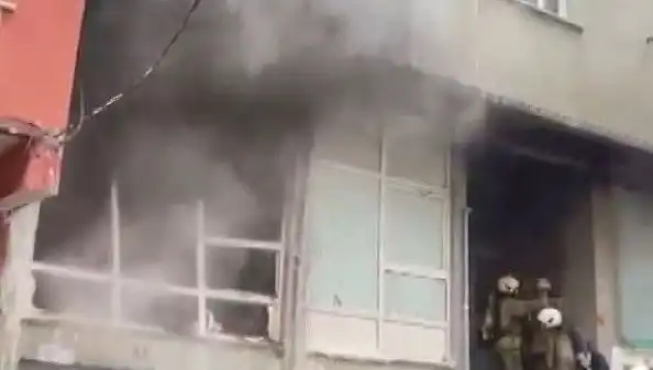İstanbul'daki Beş Katlı Binada Yangın! Olayın Sebepleri Araştırılıyor