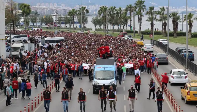 İzmir'de Grev Krizi: Dördüncü Günde Gelişmeler ve Beklentiler