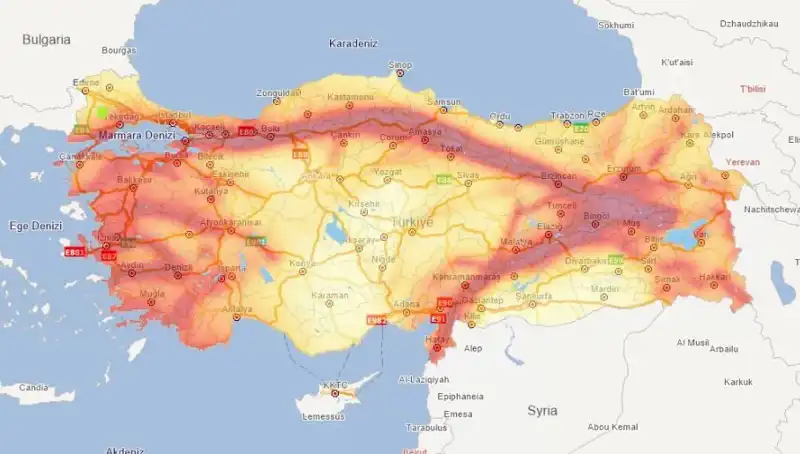Evimin Altında Fay Hattı Var mı? 2025 MTA Yenilenmiş Haritasında Deprem Riskine Dikkat!