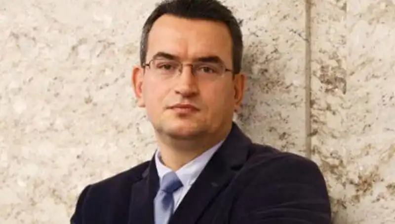 DEVA Partisi Kurucu Üyesi Metin Gürcan'ın Hayatı ve Siyasi Yolculuğu
