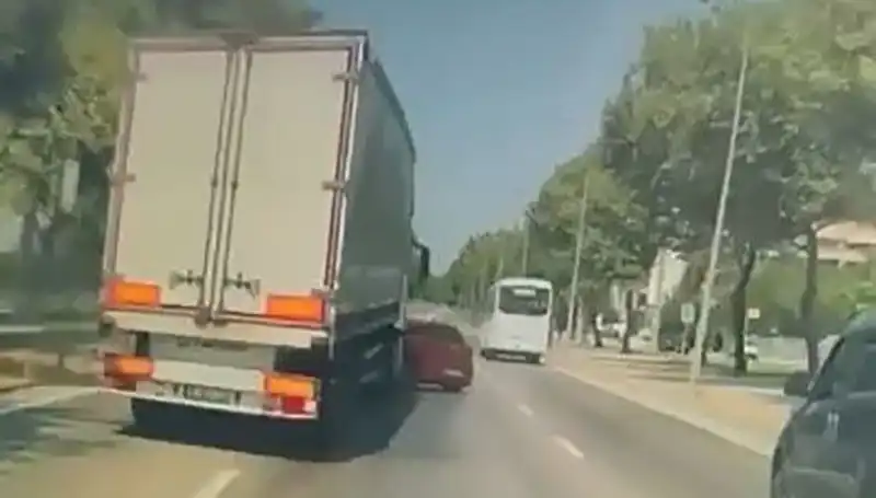 Bursa’da Kör Nokta Kazası: Şehir İçinde Yaşanan Feci Kaza Detayları