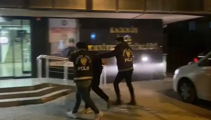 Galatasaray Taraftarına Silahlı Saldırı: Zanlı Polisi Bülent Yıldırım Tarafından Yakalandı