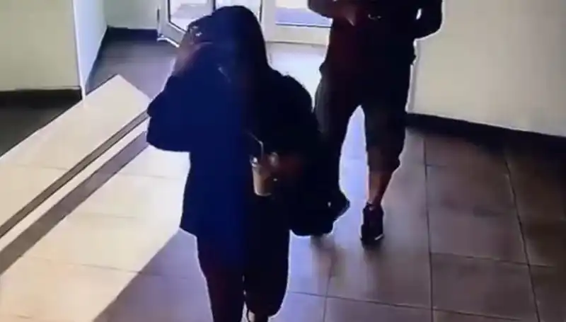 ** Cinayet Öncesi Son Anlar: Ayşe Tokyaz ve Şüpheli Kamerada Görüntüleri Ortaya Çıktı**