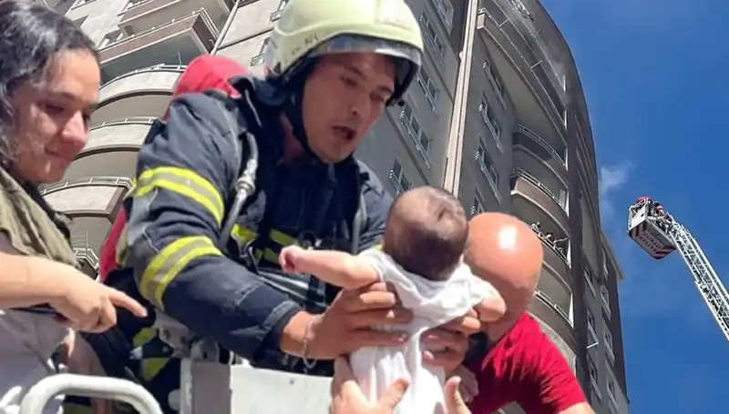 Kayseri'de 14 Katlı Bina Yangını: Tüm Şehir Tedirgin Oldu