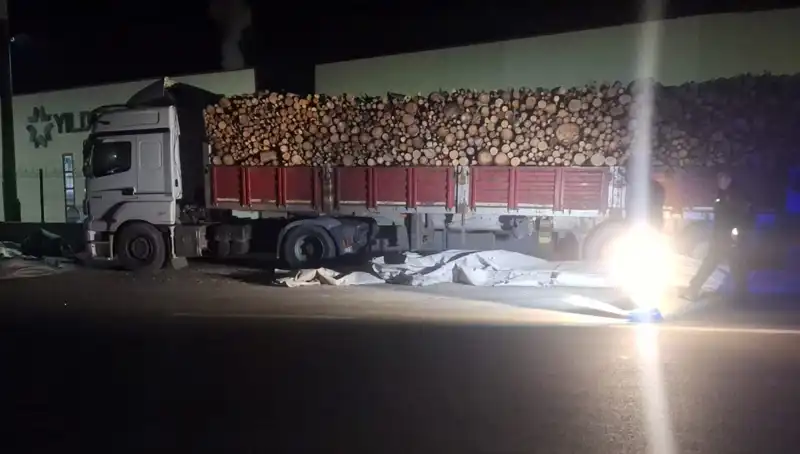 TIR Sürücüsüne Otomobil Çarpması: Trajik Kaza Anı ve Sonrası